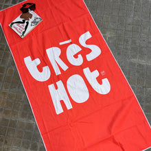 Load image into Gallery viewer, Beach Towel Très Hot