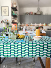 Load image into Gallery viewer, Table Cloth Carafe