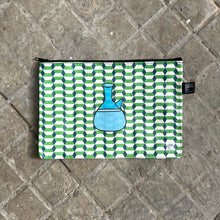 Load image into Gallery viewer, Woven Pouch Carafe
