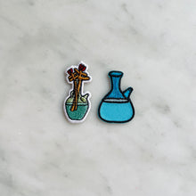 Load image into Gallery viewer, Stick-on Patch Carafe