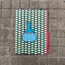 Load image into Gallery viewer, Folder Carafe