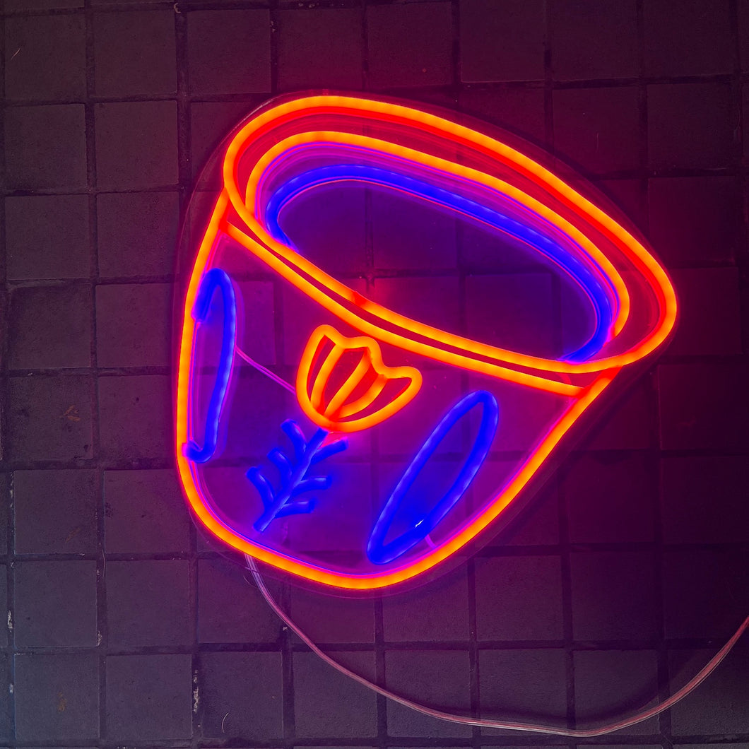 Neon Sign Shaffeh Pop (شفة)