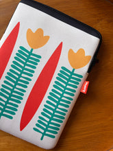 Load image into Gallery viewer, Laptop Sleeve Shaffeh (شفة)