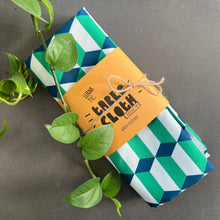 Load image into Gallery viewer, Table Cloth Carafe