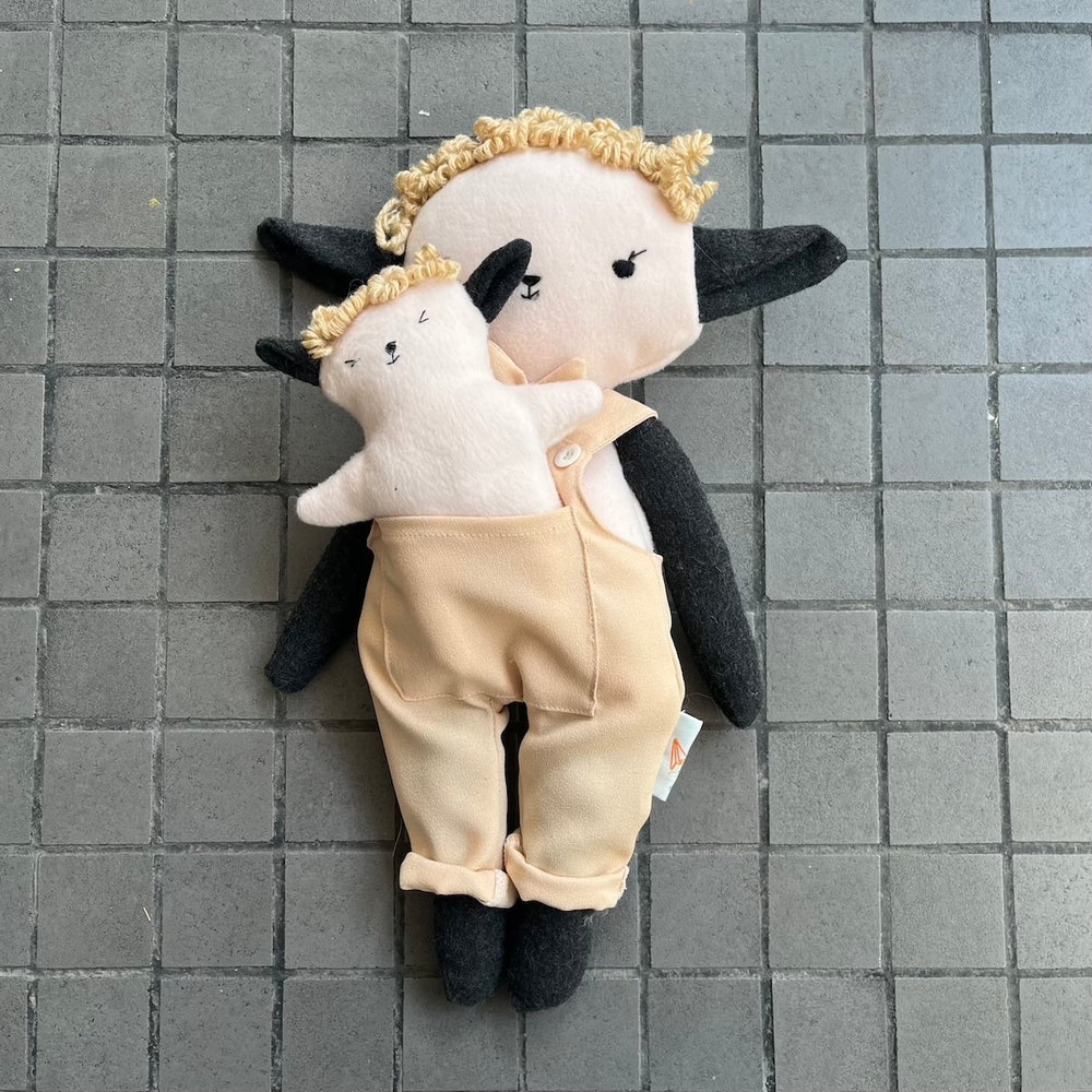 HOPES DOLLS