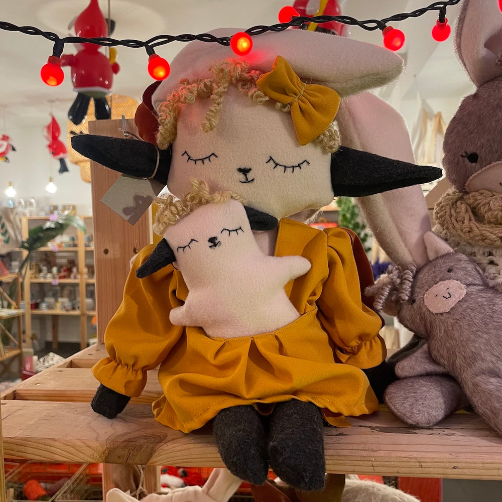 HOPES DOLLS