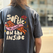 Load image into Gallery viewer, T-shirt Wahché (وحشة)