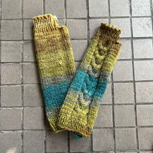 Load image into Gallery viewer, Wool Knit Fingerless Gloves